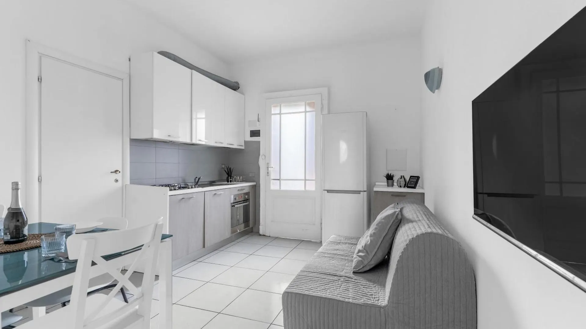 Sa7 - Porta Venezia - Duomo - Large Apartment - Милан Италия